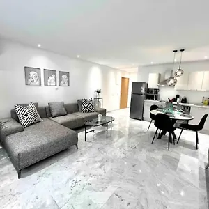 Apartment Gauthier Living By Shortstaycasa 1bed Or 2beds - The Heart Of Town